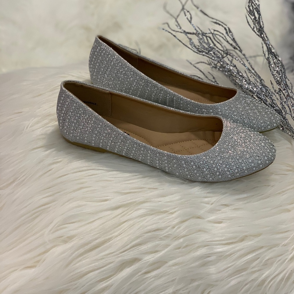 Shoe - Picture 2 of 2